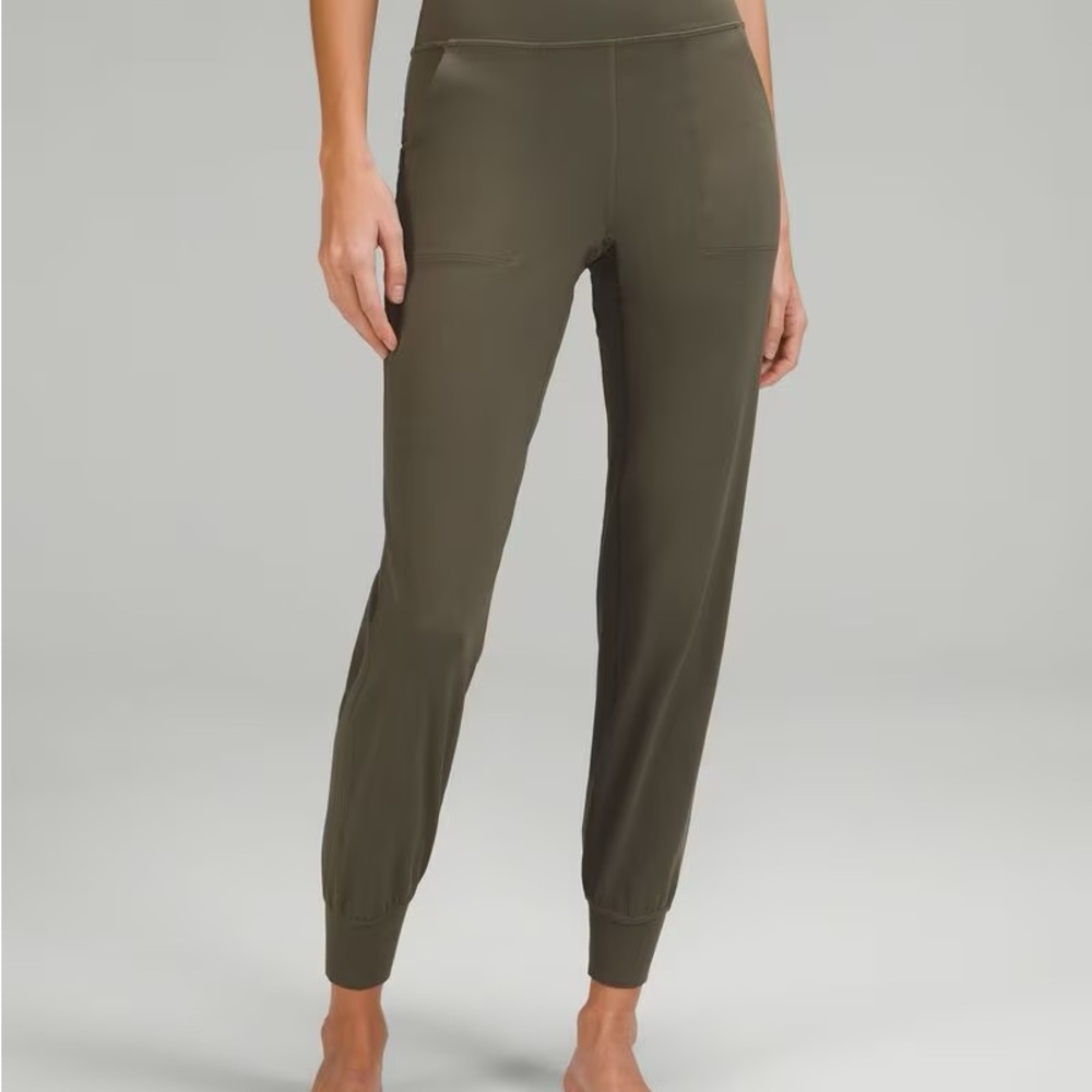 Lululemon align army / Olive Green Joggers size 4